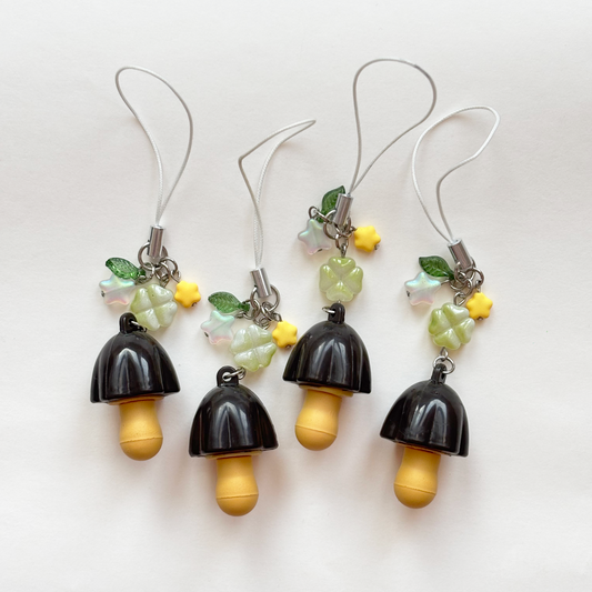 Chocorooms kitty phone charms 🍄‍🟫